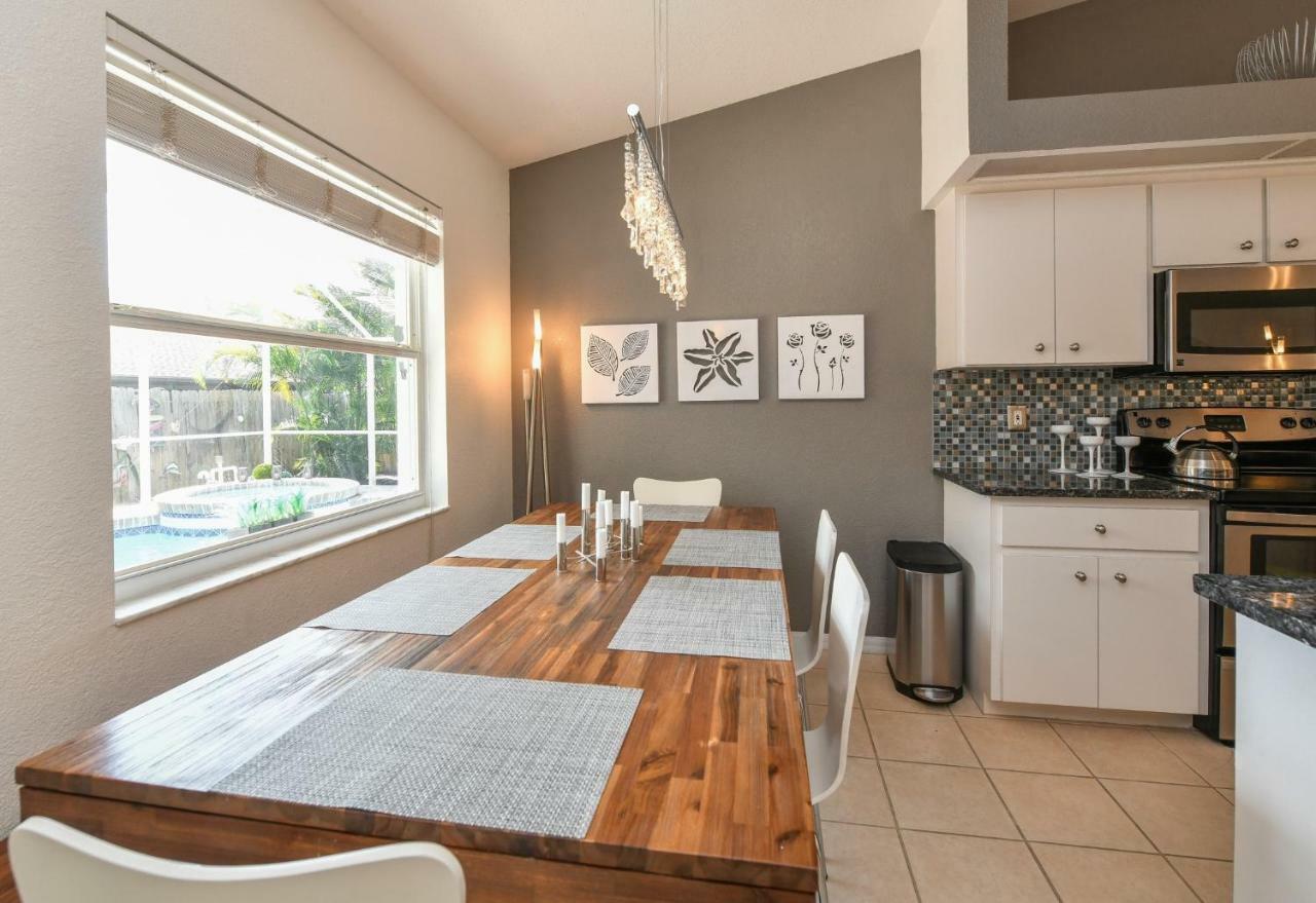 Contemporary Pool Villa I - Pool & Jacuzzi - Nearby Beach Βενετία Εξωτερικό φωτογραφία