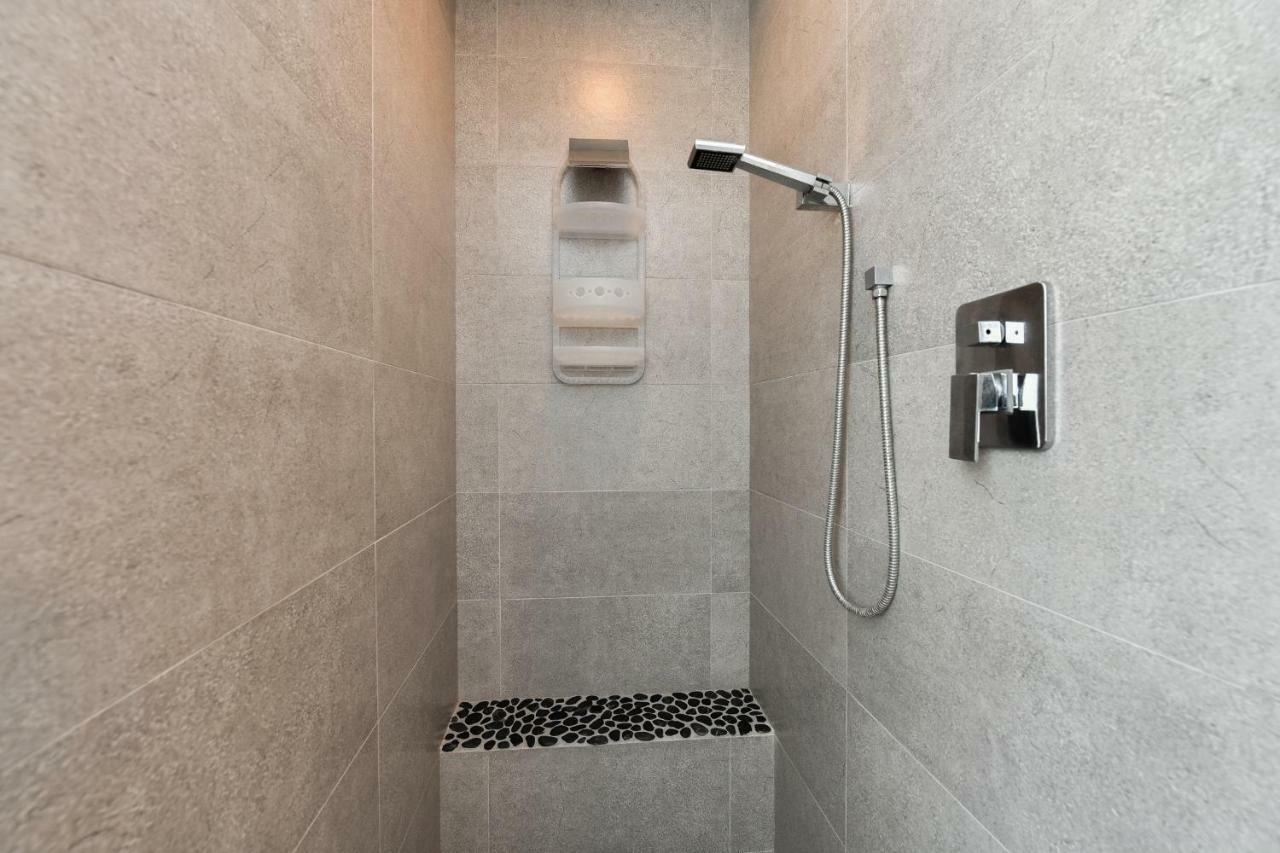 Contemporary Pool Villa I - Pool & Jacuzzi - Nearby Beach Βενετία Εξωτερικό φωτογραφία