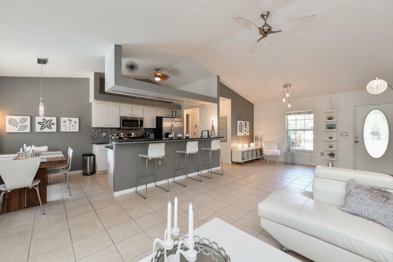 Contemporary Pool Villa I - Pool & Jacuzzi - Nearby Beach Βενετία Εξωτερικό φωτογραφία